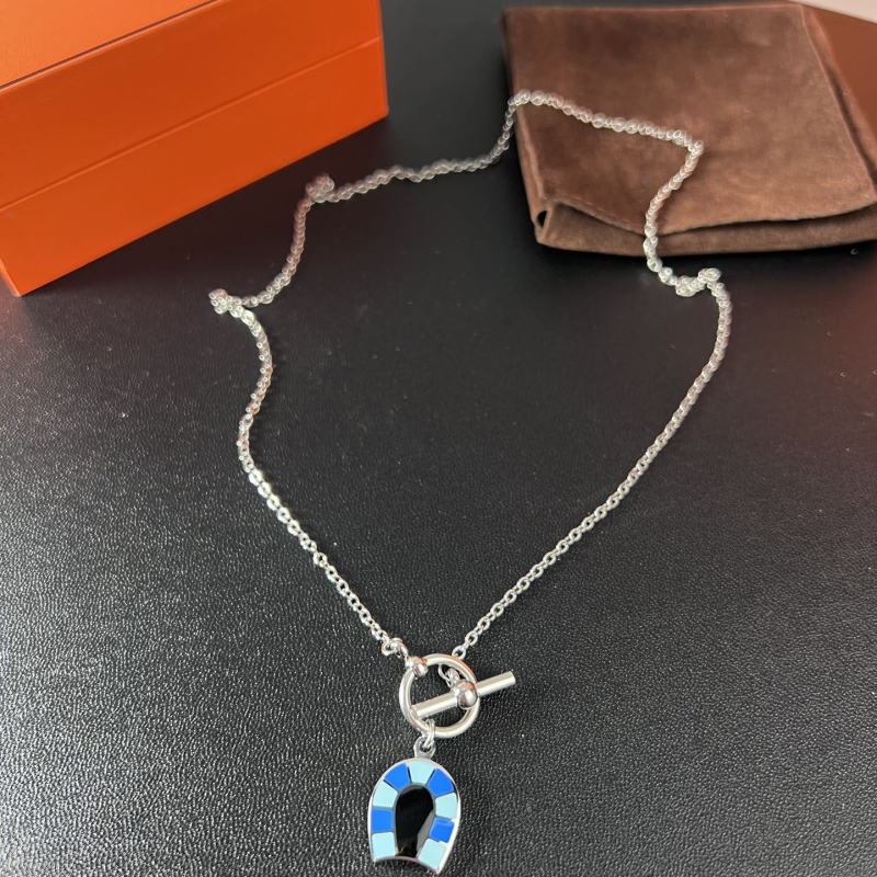 H**mes necklaces